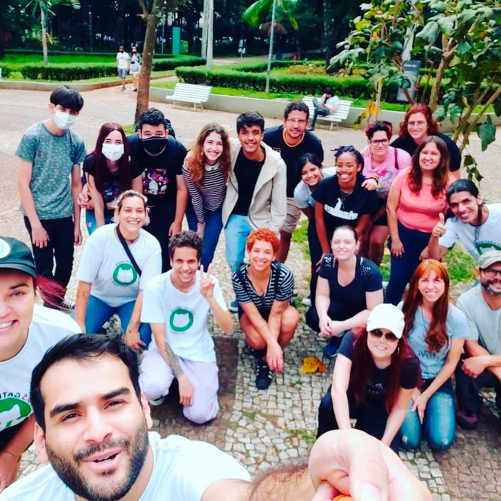 Equipe completa reunida