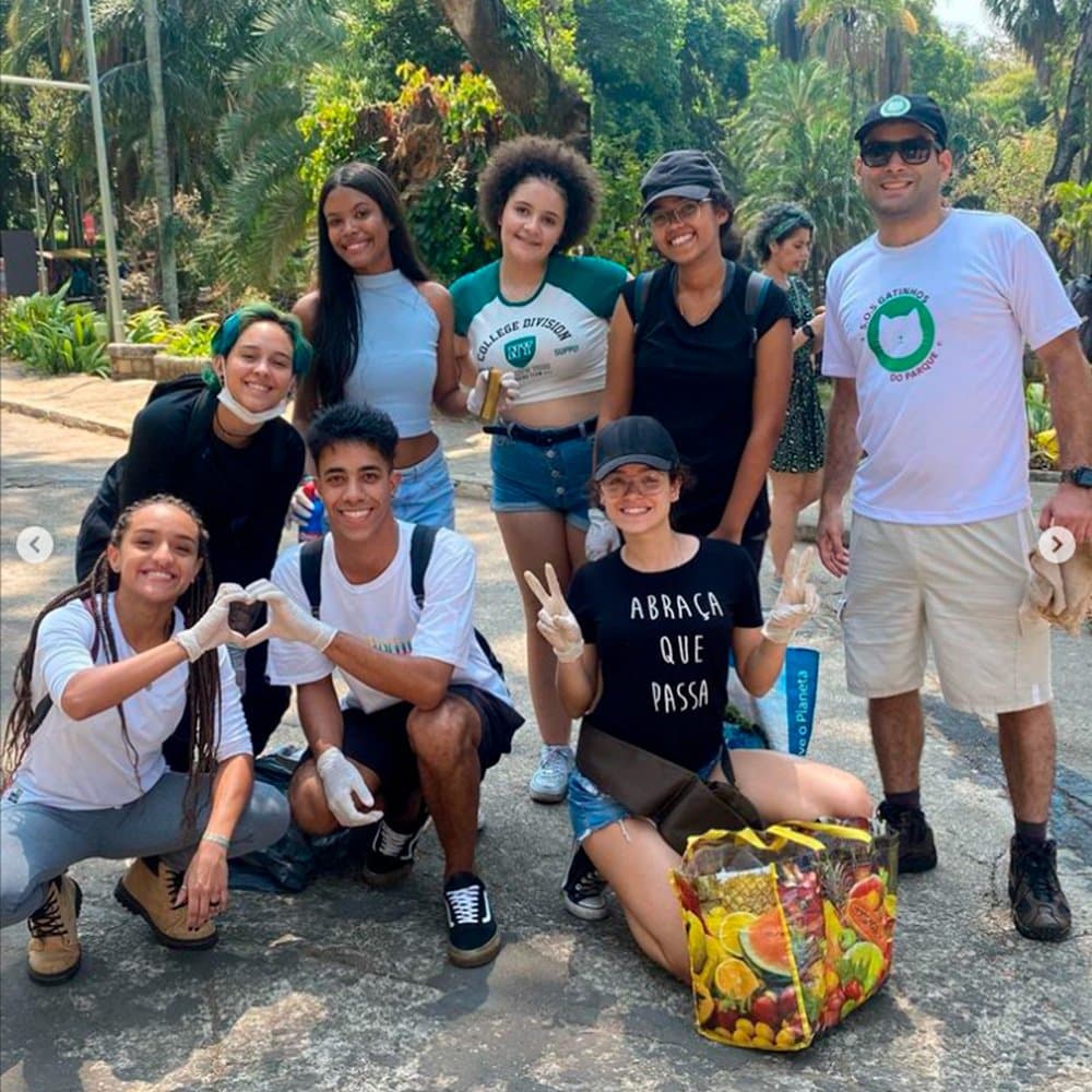 Voluntários reunidos